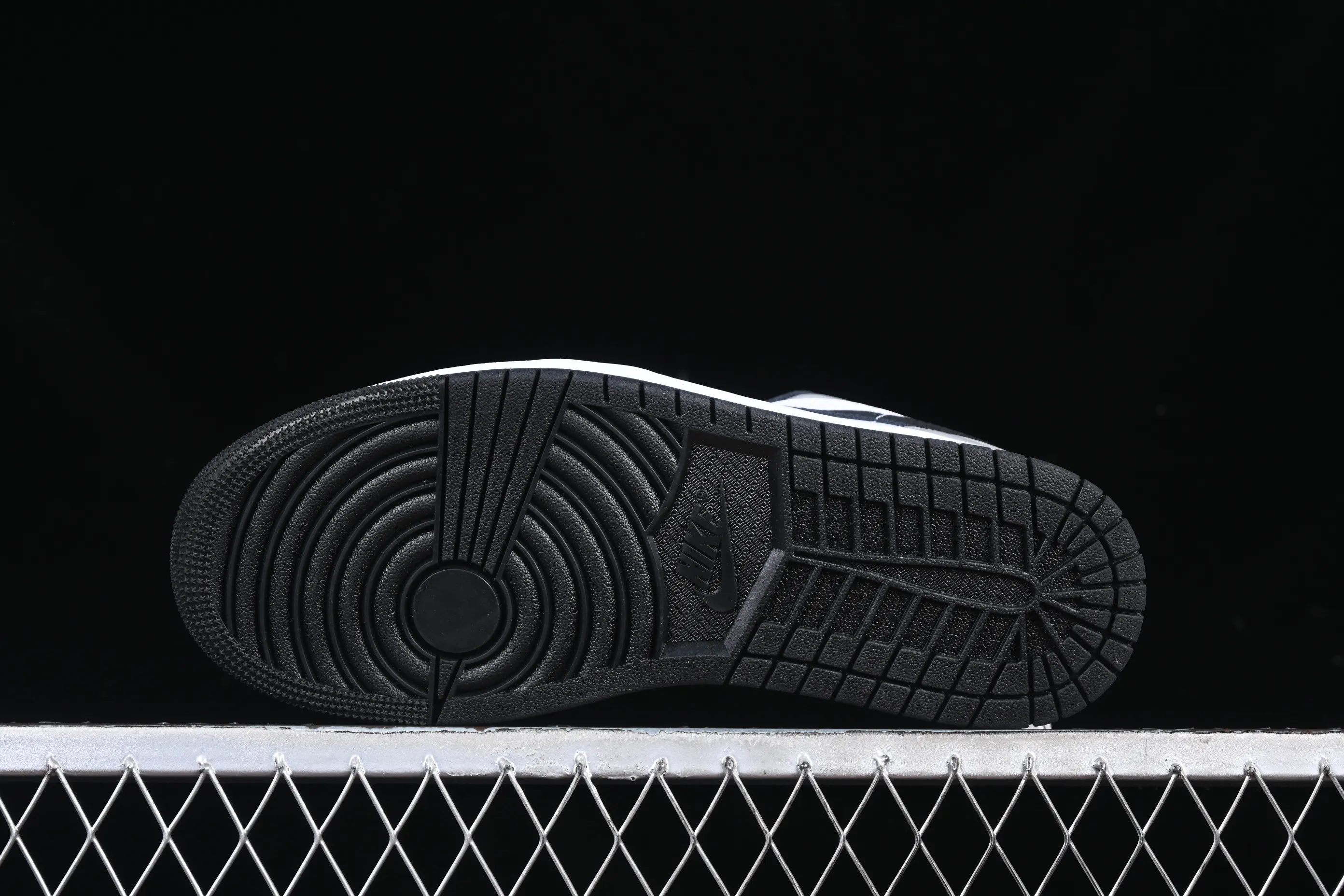 All categories Air Jordan Jordan series basketball shoes Air Jordan 1 Low G version pure original Air Jordan 1 Low AJ1 Joe 1 gray silver black hook low-top cultural casual sneakers HF3148-106